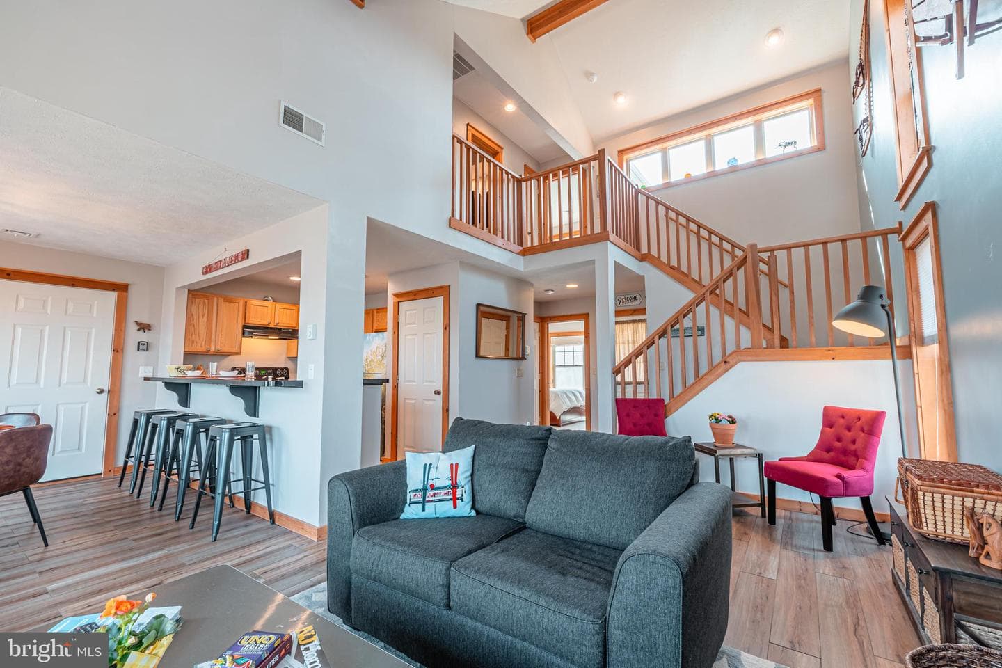 208 Sycamore Court photo 3