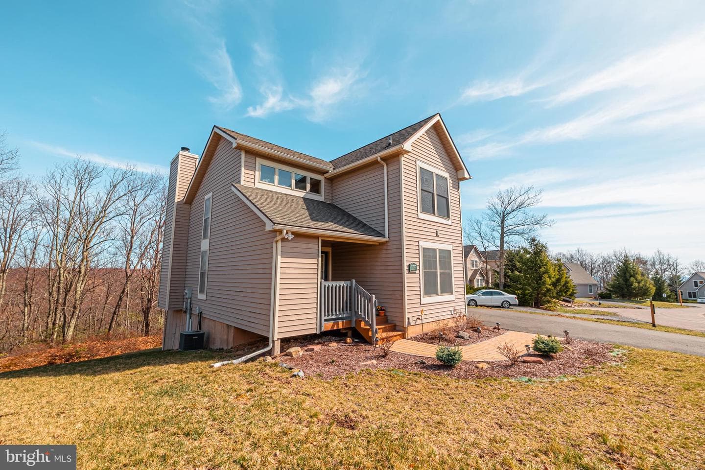 208 Sycamore Court photo 4