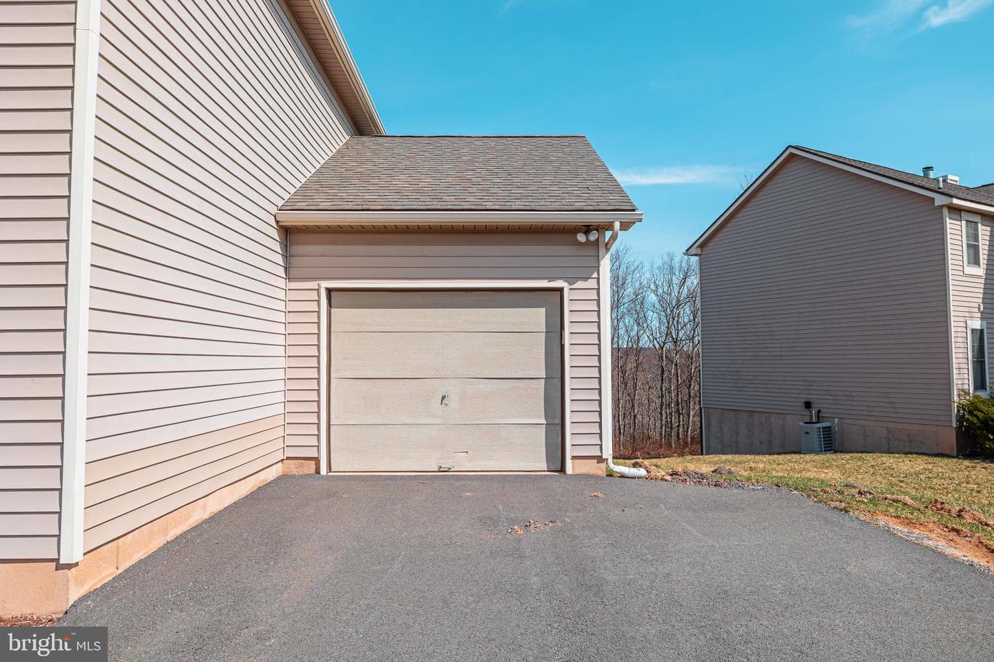 208 Sycamore Court photo 42