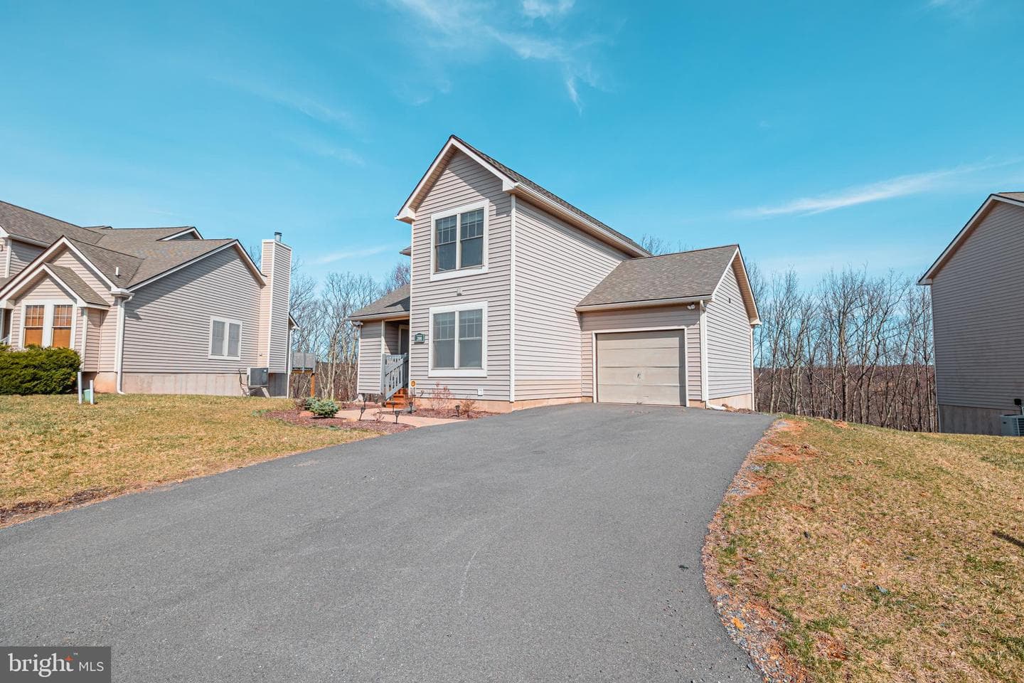 208 Sycamore Court photo 45