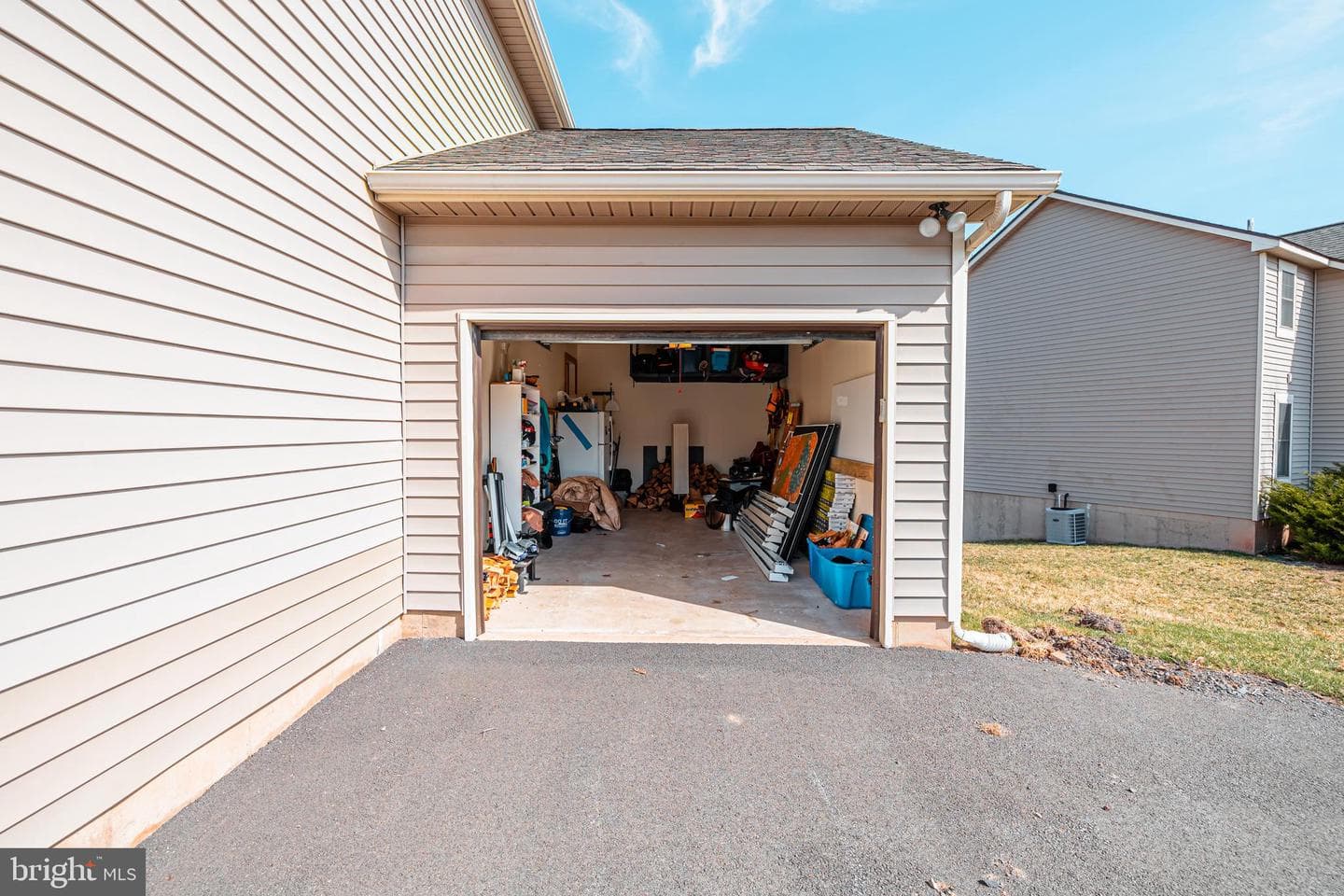 208 Sycamore Court photo 46