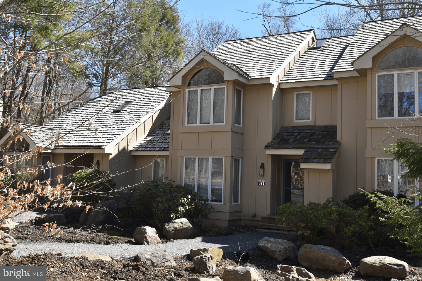 823 Crest Pines Ln photo 2