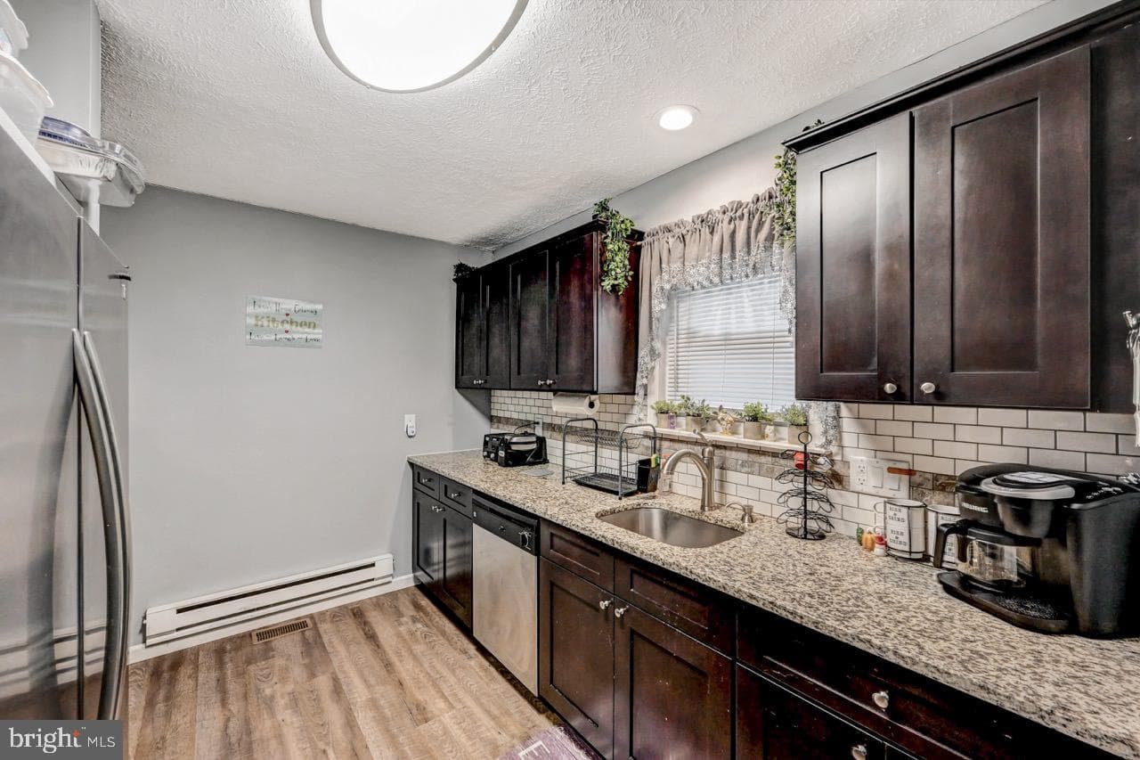 1335 Cambell Way photo 18