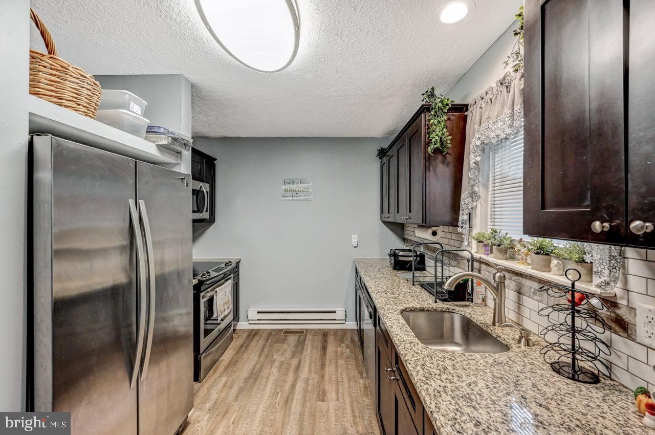 1335 Cambell Way photo 19