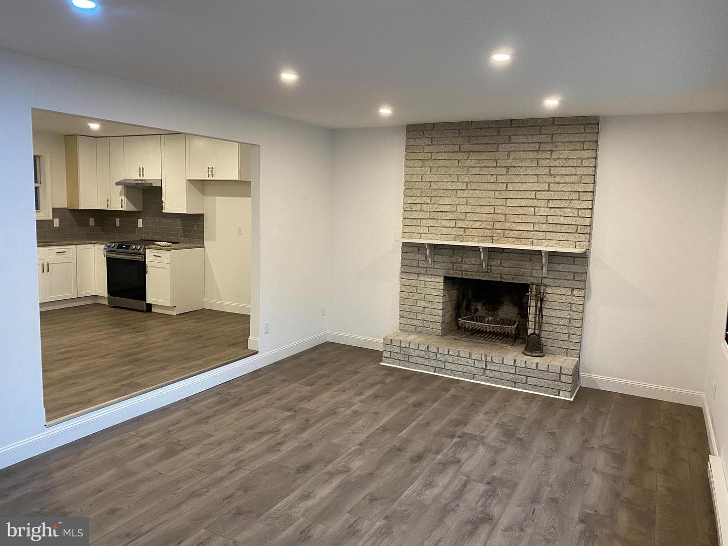 368 Scotch Pine Drive photo 3