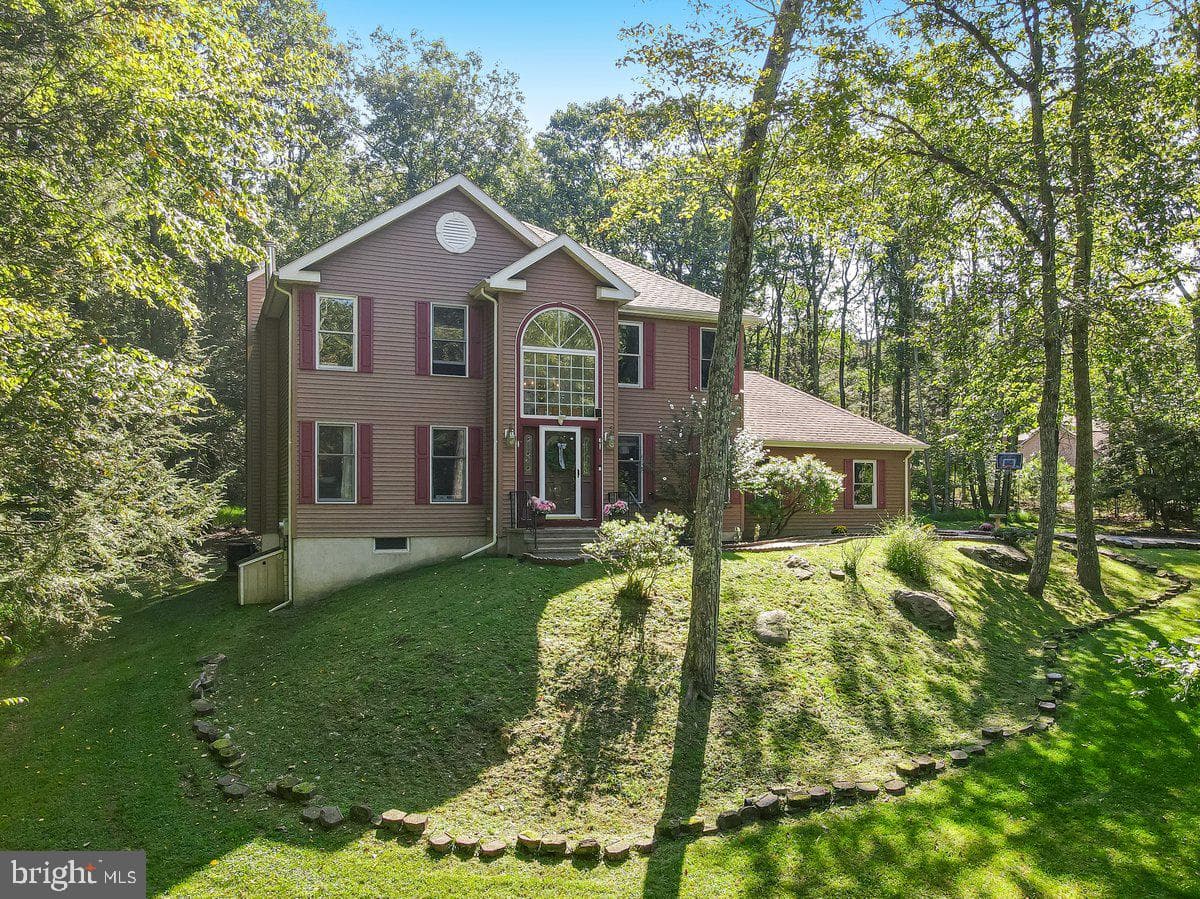 109 Woods Way photo 3
