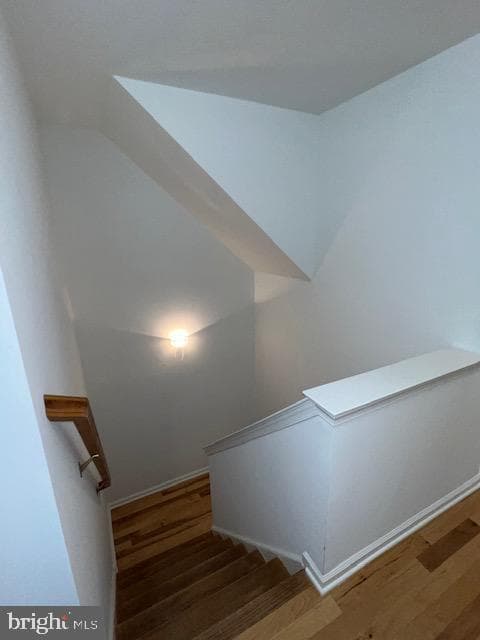 305 Victoria Way photo 18