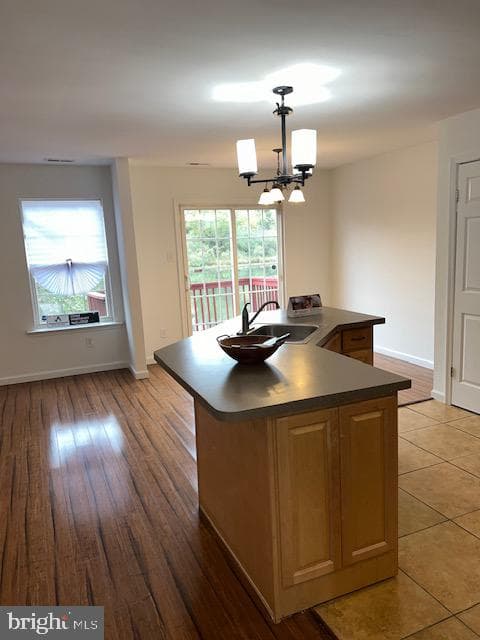 305 Victoria Way photo 6