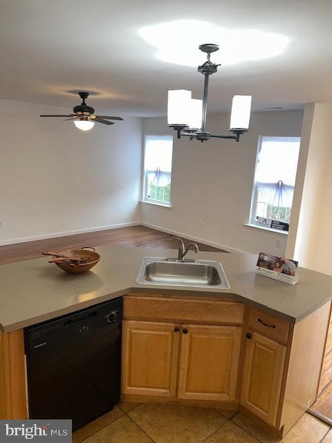 305 Victoria Way photo 8