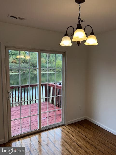 305 Victoria Way photo 9