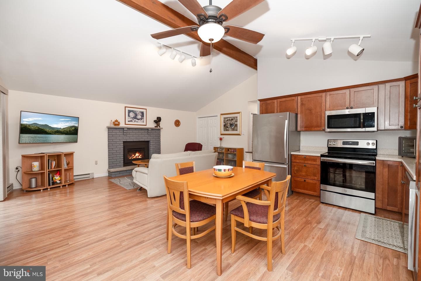 115 Maxatawny Drive photo 3