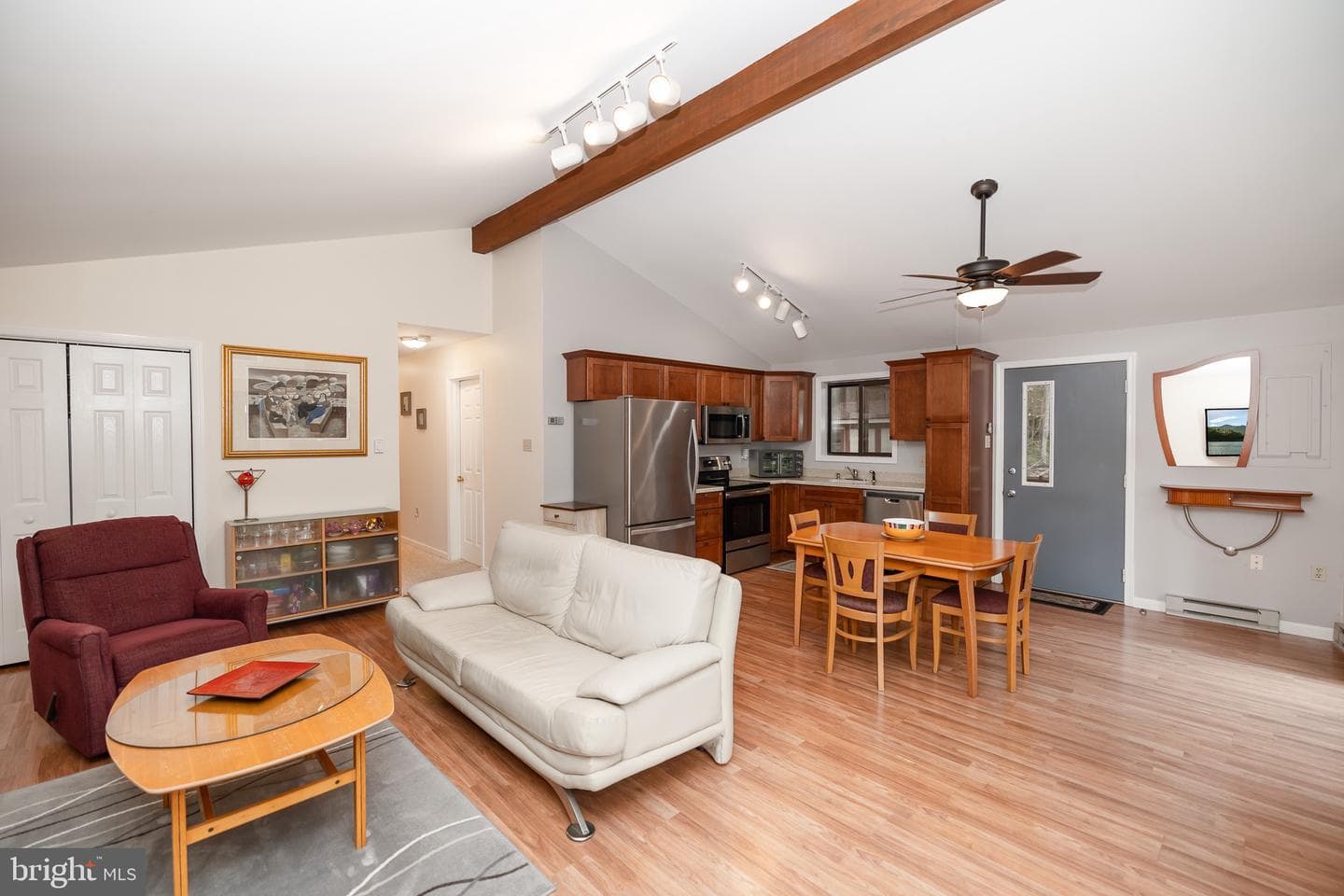 115 Maxatawny Drive photo 4