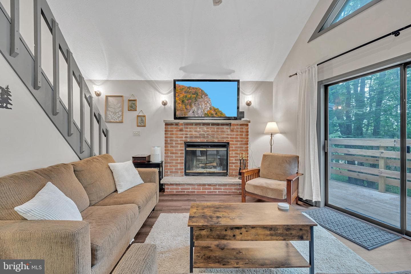 1400 Lake Lane photo 3