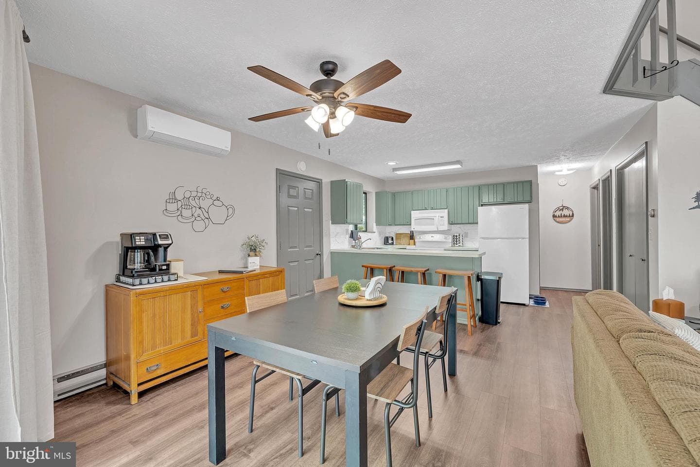 1400 Lake Lane photo 6