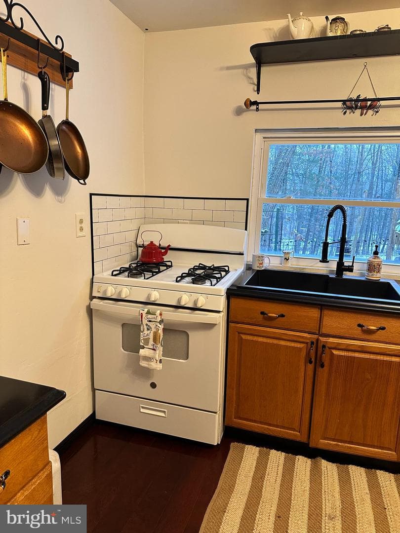 135 Bernadine Road photo 12