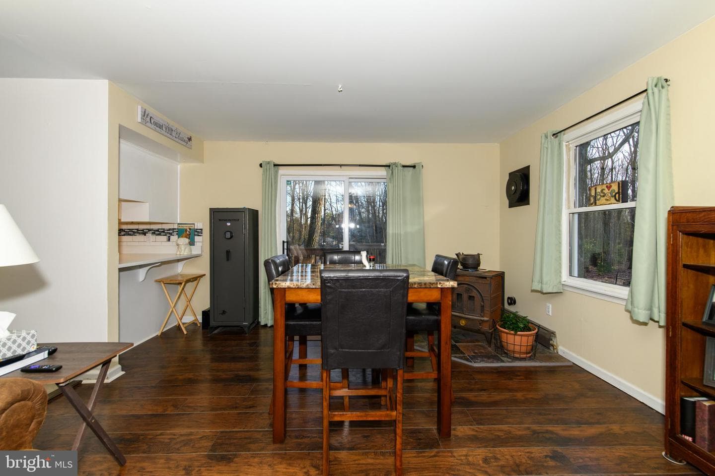 219 Robins Court photo 13