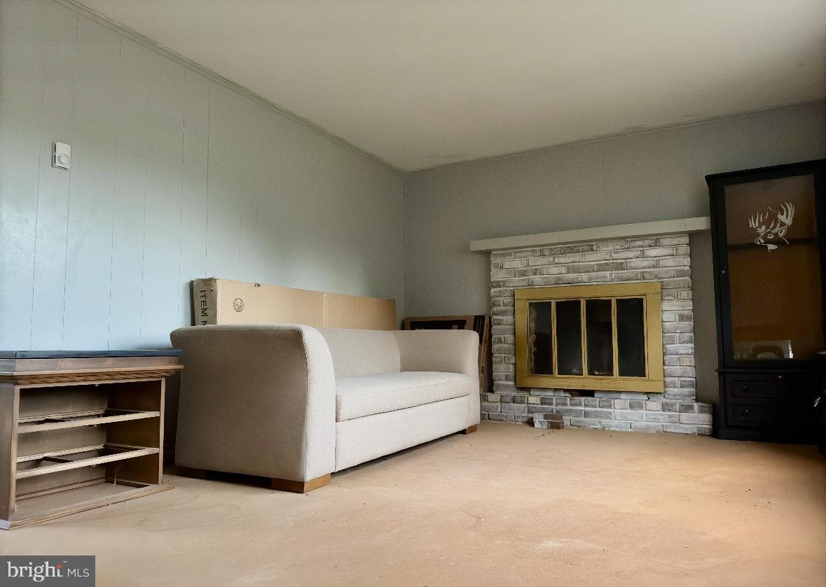 199 Winding Way photo 5