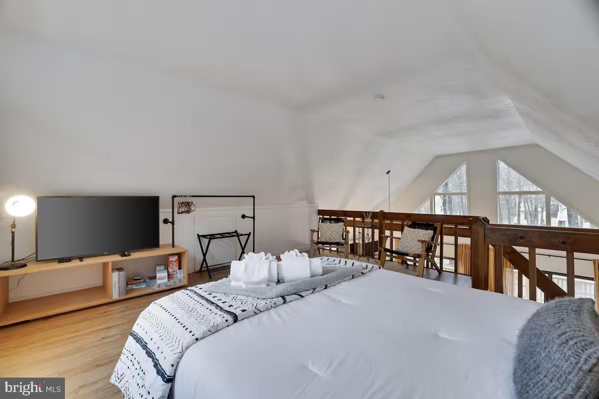 124 White Tail Lane photo 32