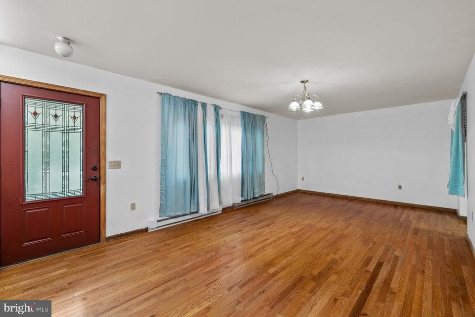 1041 Country Place Drive photo 2