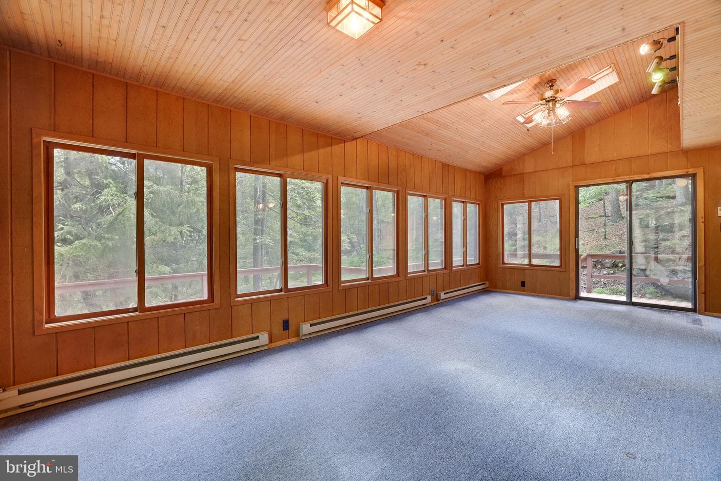 424 Iroquois Loop photo 13