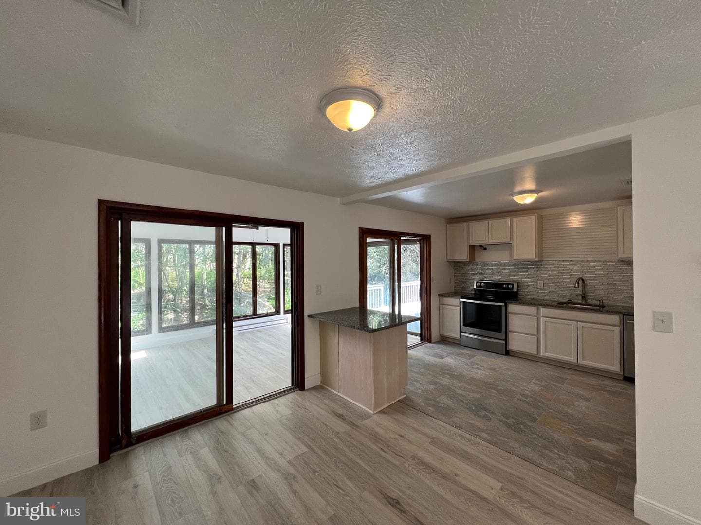 2533 Country Club Drive photo 24