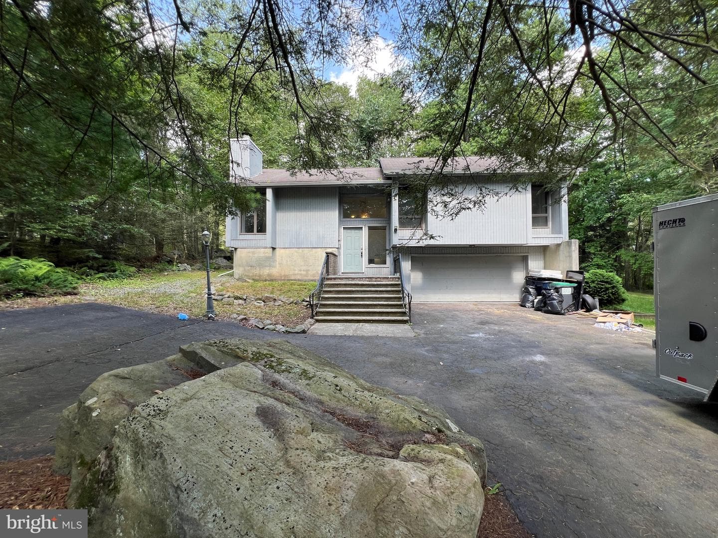 2533 Country Club Drive photo 4
