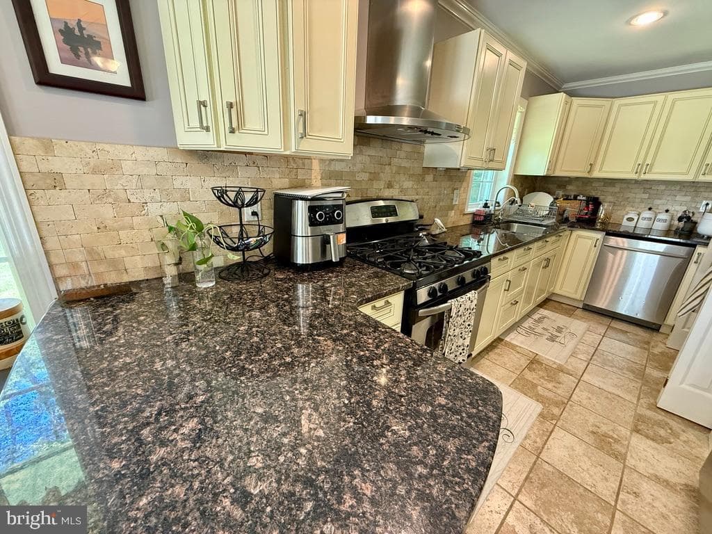 226 George Drive photo 36