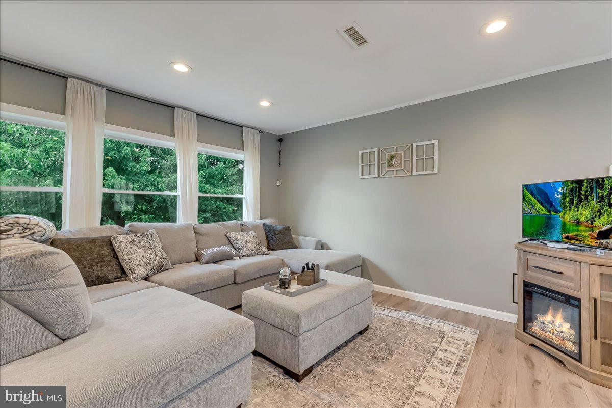119 Rolling View Drive photo 12