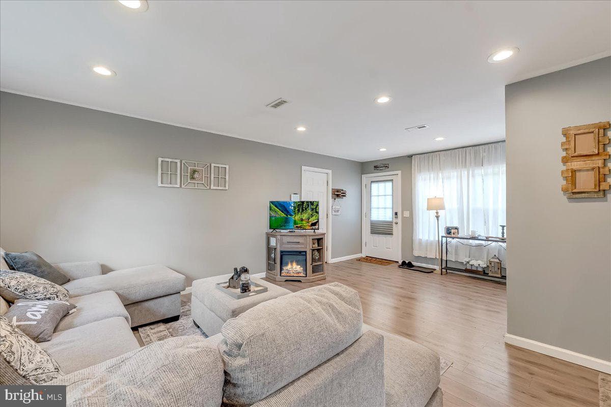 119 Rolling View Drive photo 15