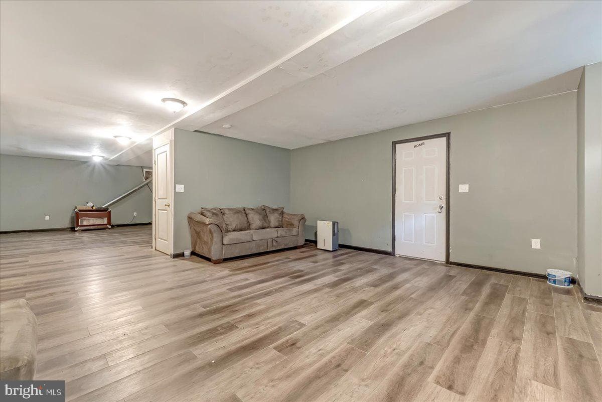 119 Rolling View Drive photo 34