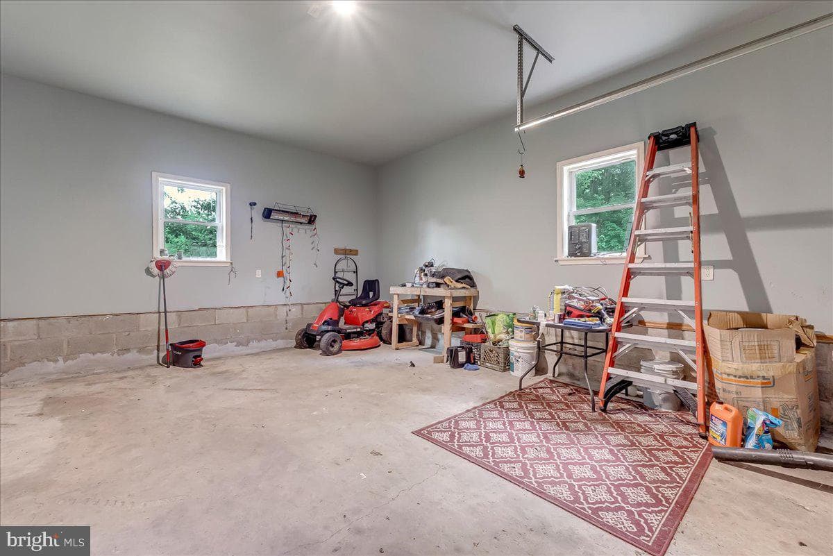 119 Rolling View Drive photo 40