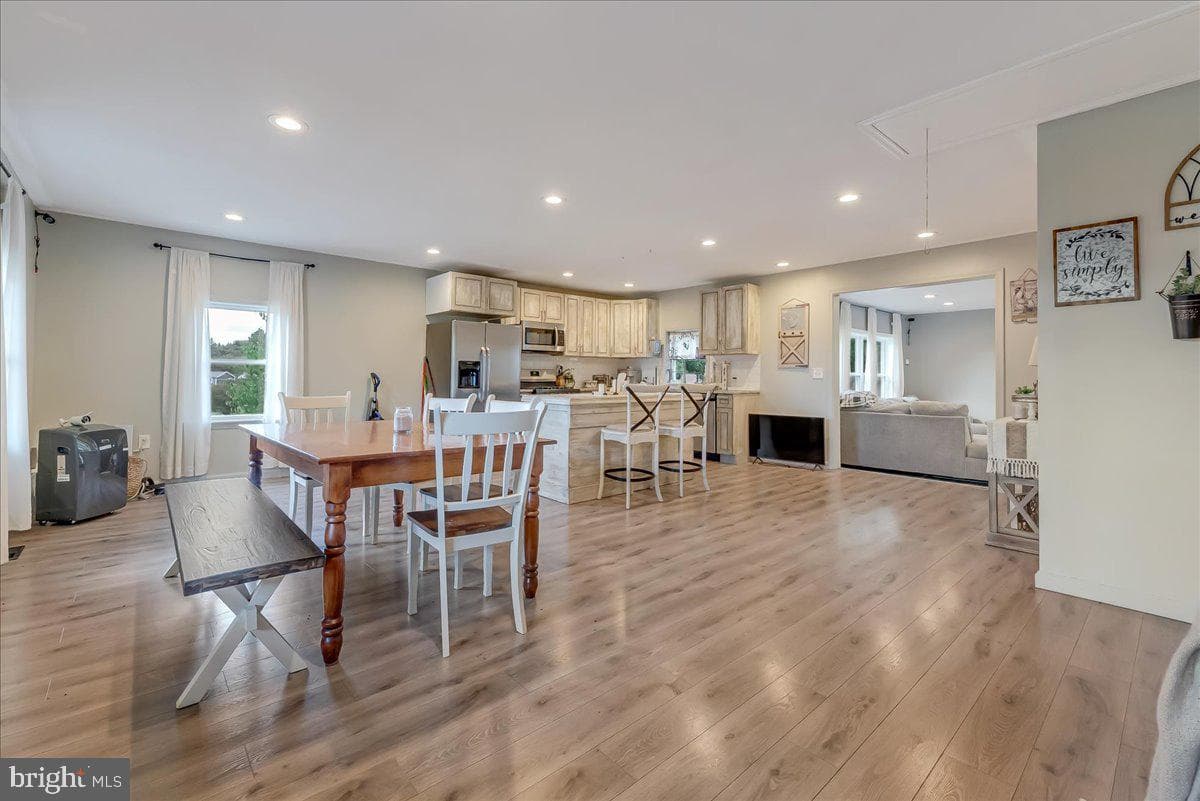 119 Rolling View Drive photo 8