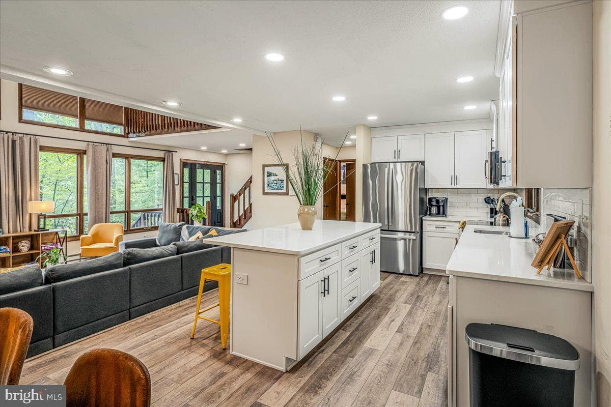 1119 Kensington Drive photo 18