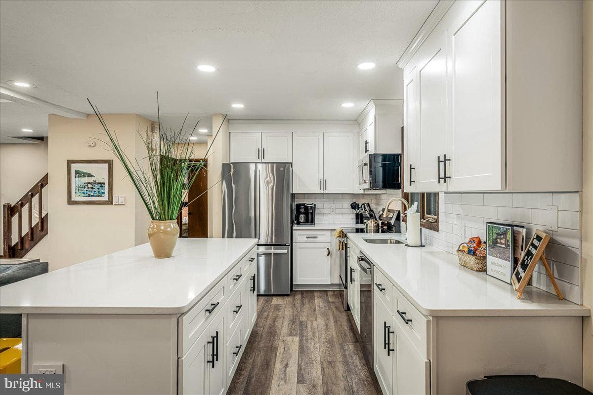 1119 Kensington Drive photo 19