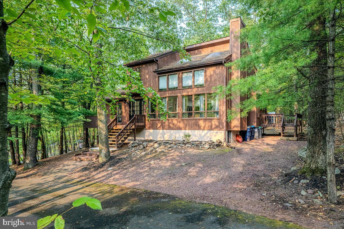 1119 Kensington Drive photo 2