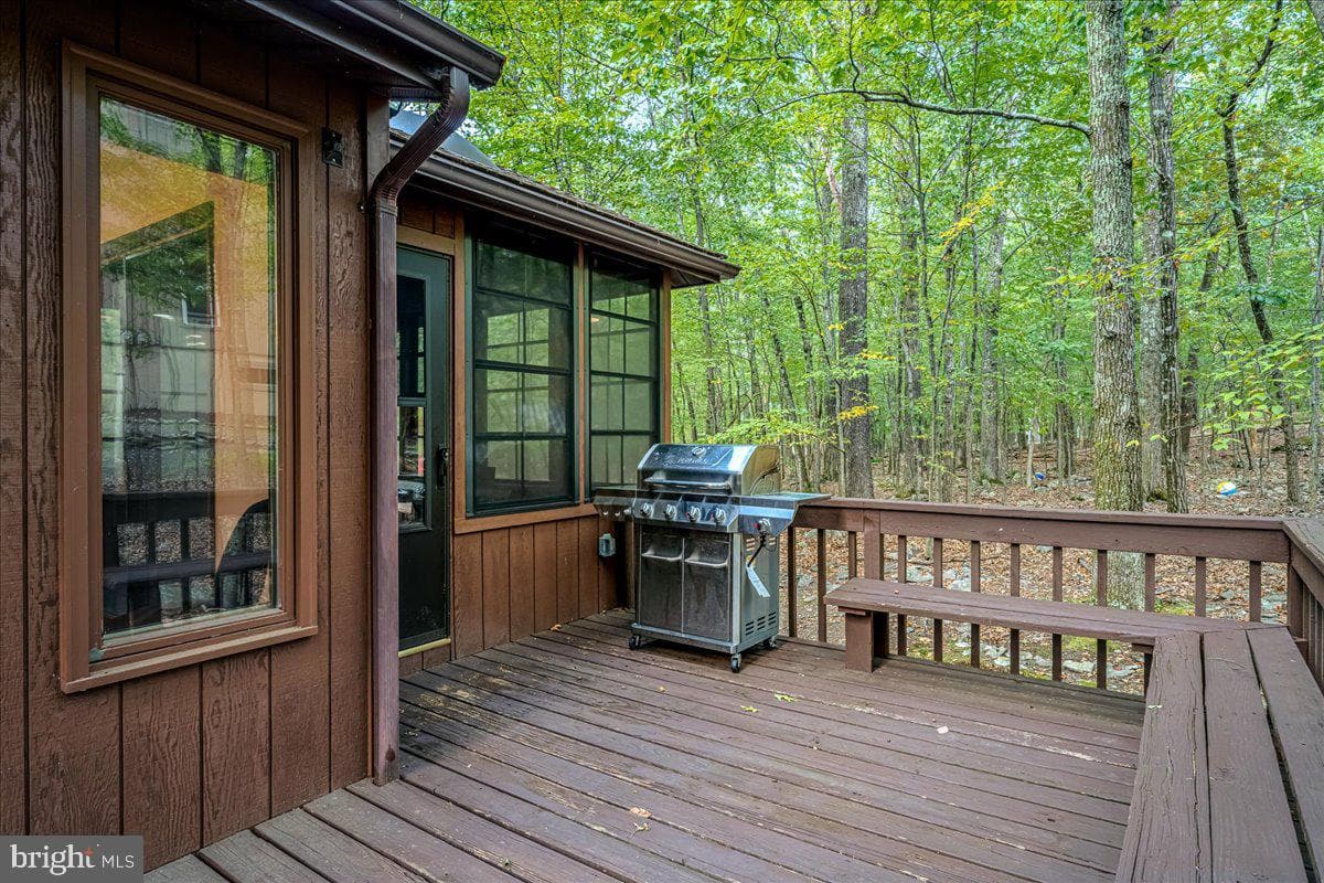 1119 Kensington Drive photo 3