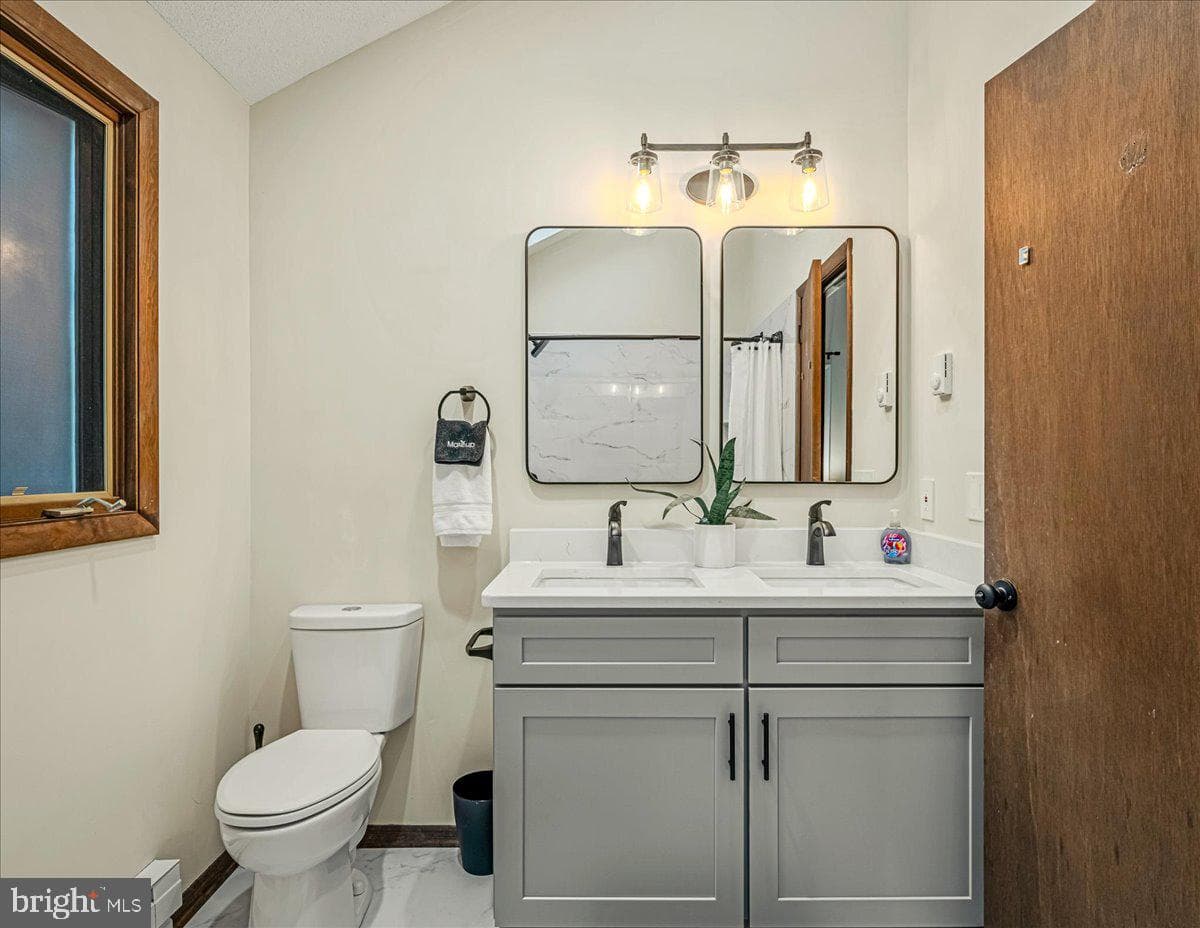 1119 Kensington Drive photo 32