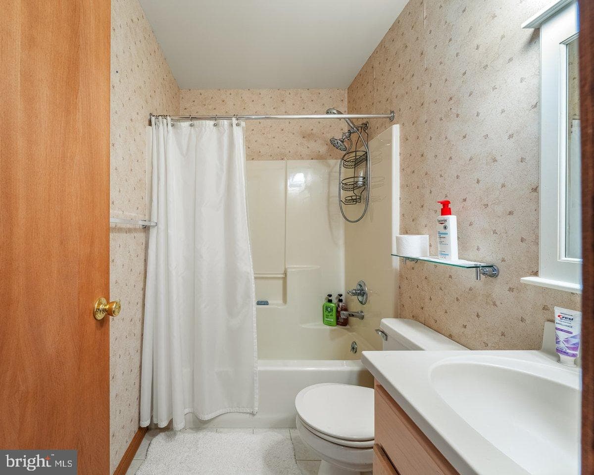 3245 Mountain View Drive photo 16