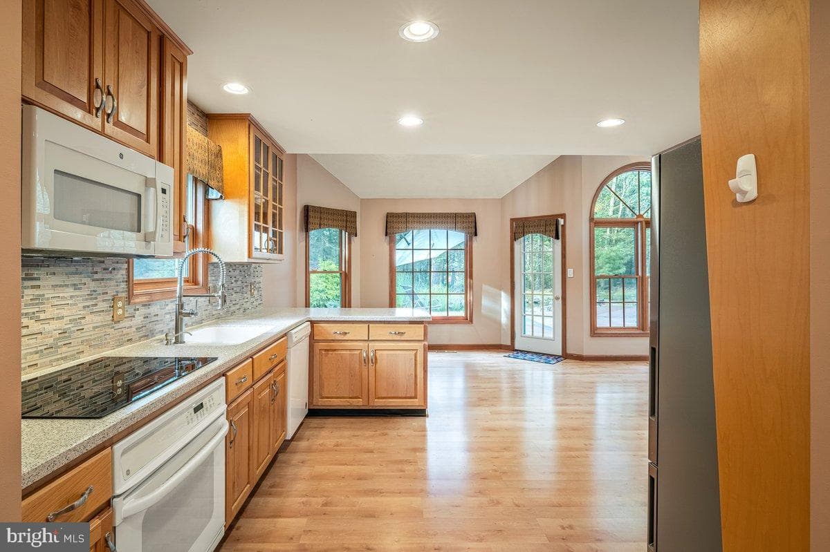 3245 Mountain View Drive photo 4