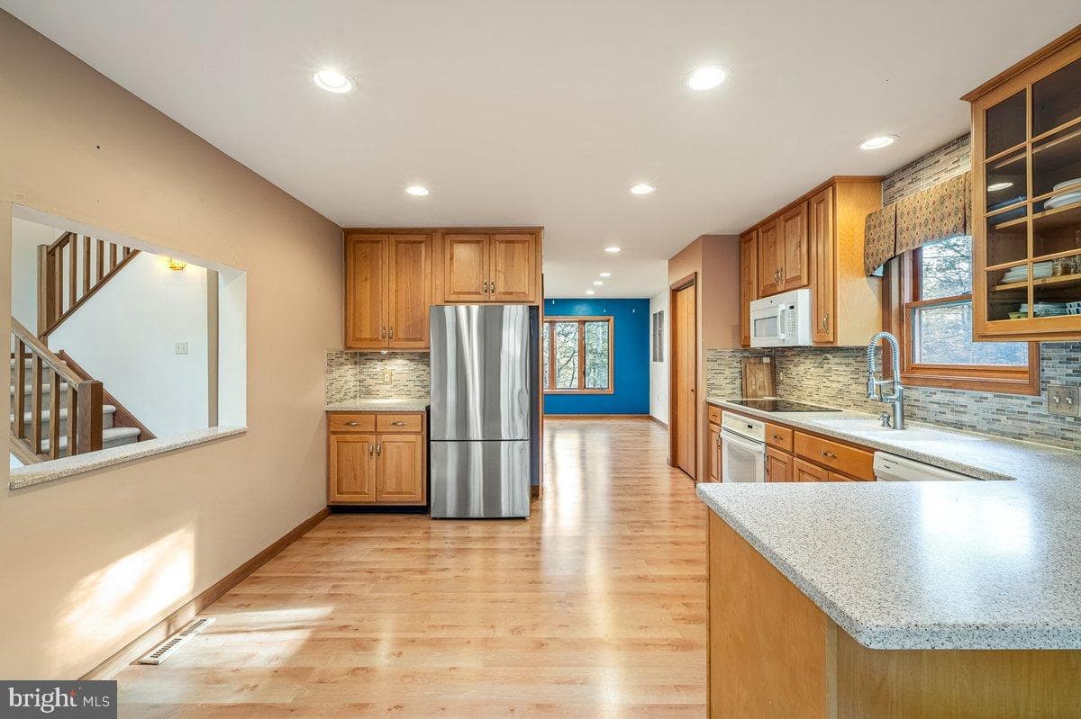 3245 Mountain View Drive photo 5