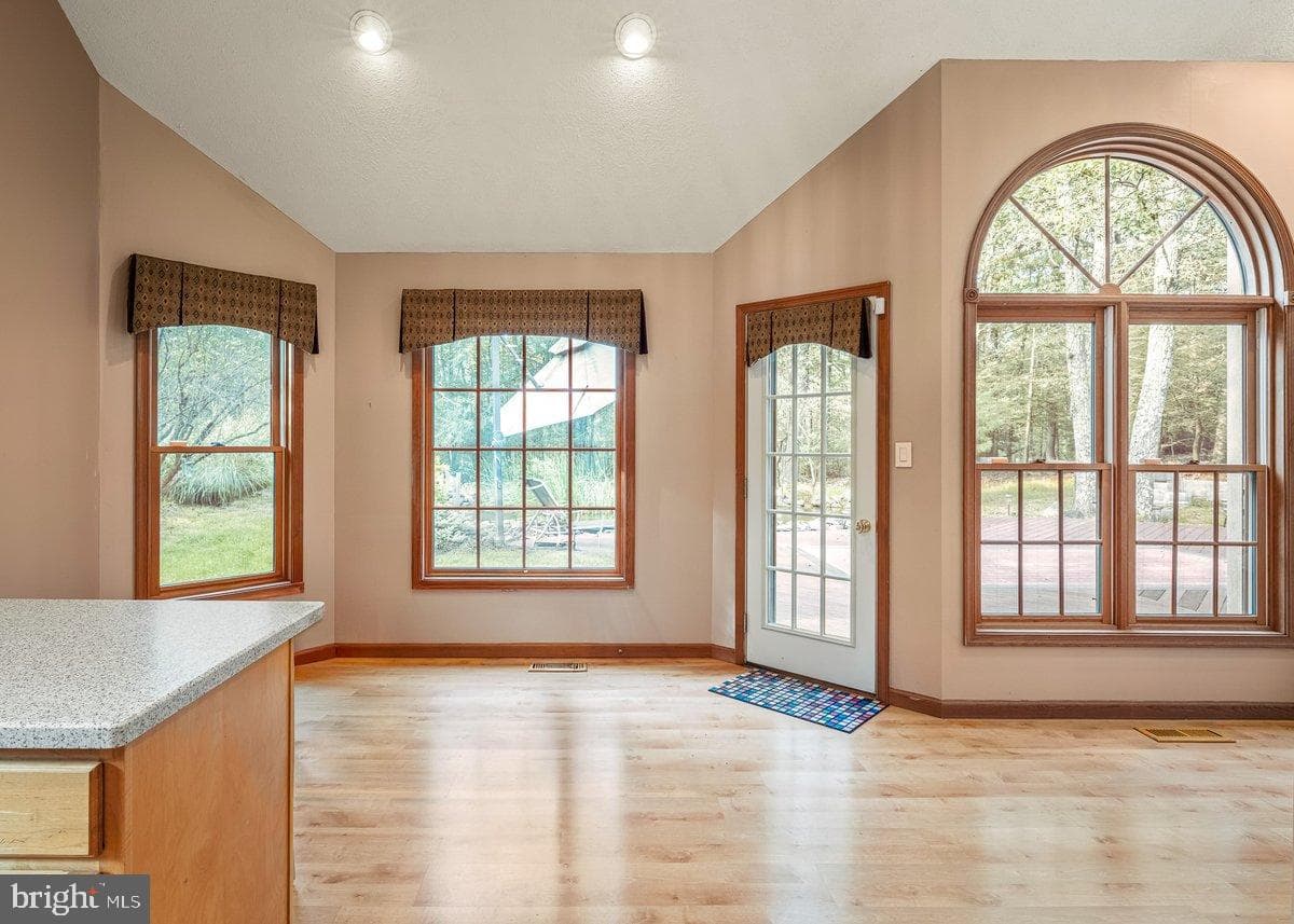 3245 Mountain View Drive photo 6