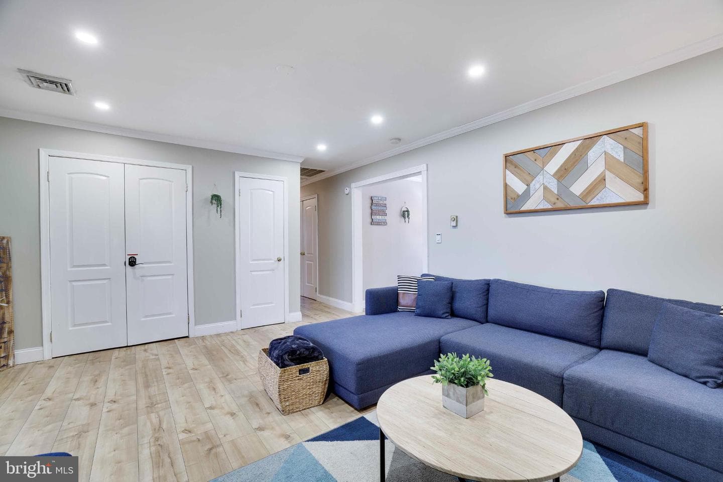 5160 Hummingbird Drive photo 15