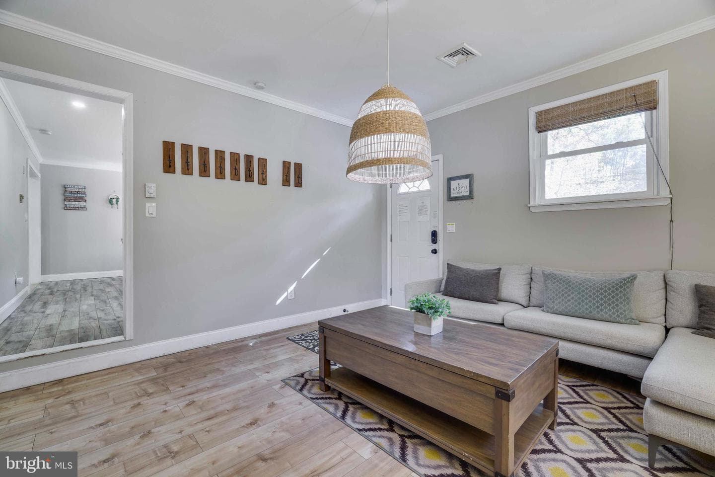 5160 Hummingbird Drive photo 4