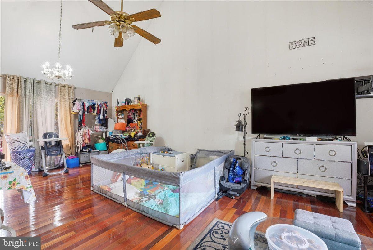 209 Julian Terrace photo 10