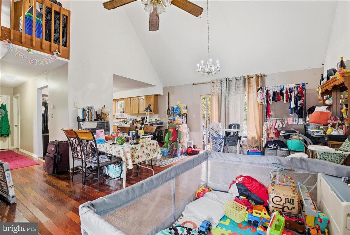 209 Julian Terrace photo 11