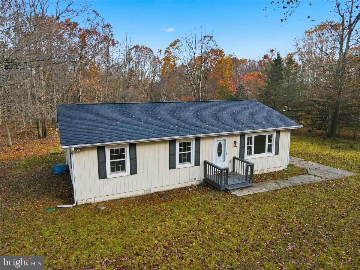 395 Sullivan Trail photo 1