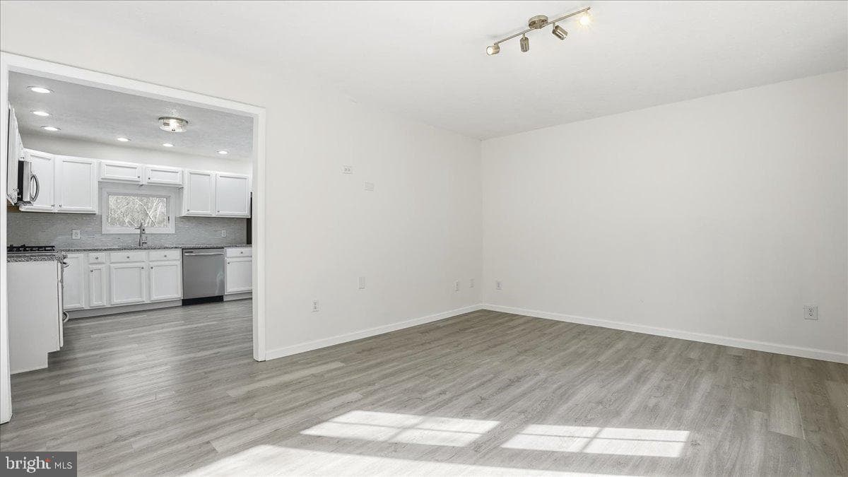 395 Sullivan Trail photo 12