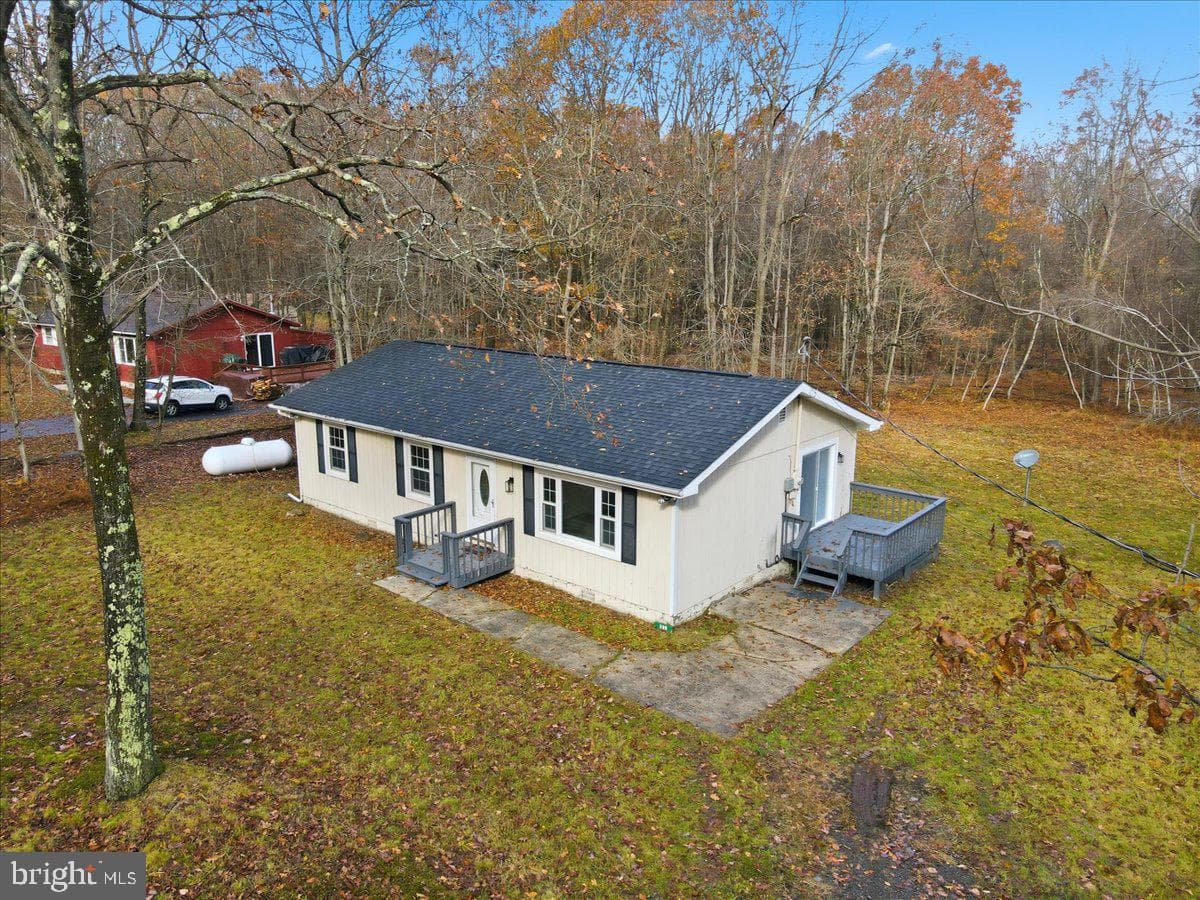 395 Sullivan Trail photo 33
