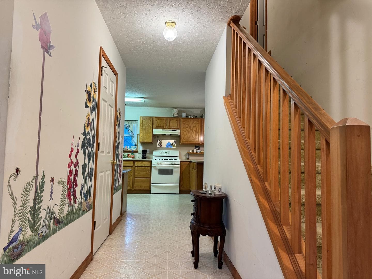 1145 Chickadee Drive photo 3