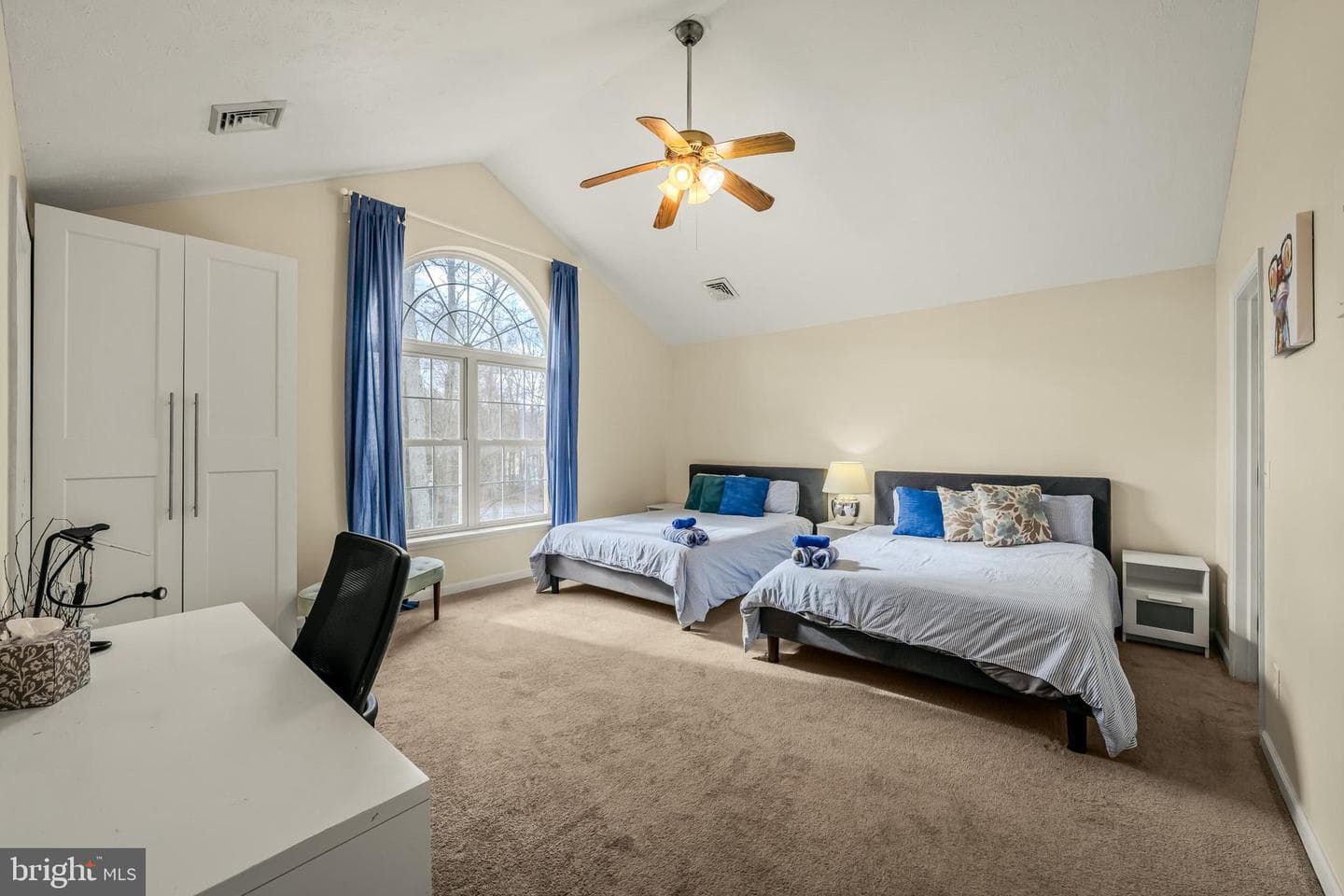 2127 Warwick Circle photo 35
